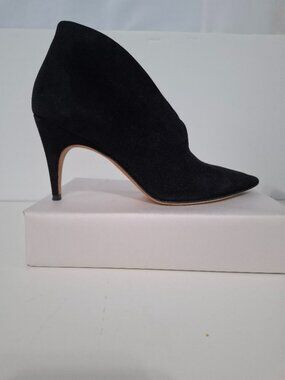 Derek Lam Black Suede Ankle Booties Size 8 V-Cut Vamp Heels Pointed Toe Italian